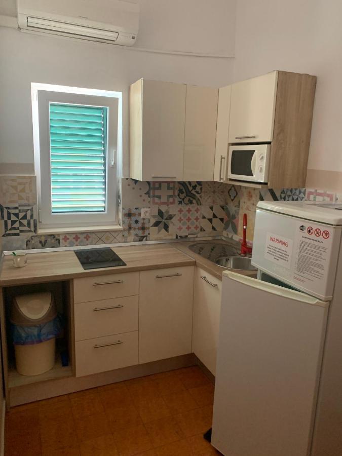 Apartmani Adriatic Ana نوفاليا المظهر الخارجي الصورة