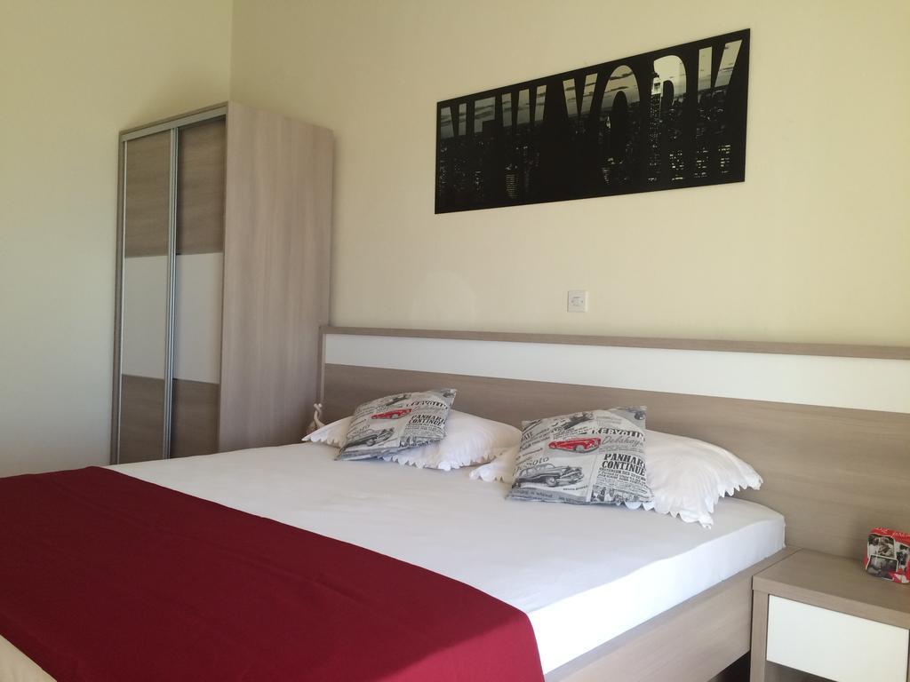 Apartmani Adriatic Ana نوفاليا المظهر الخارجي الصورة