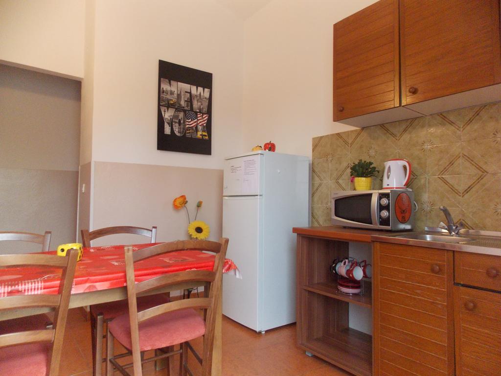 Apartmani Adriatic Ana نوفاليا المظهر الخارجي الصورة
