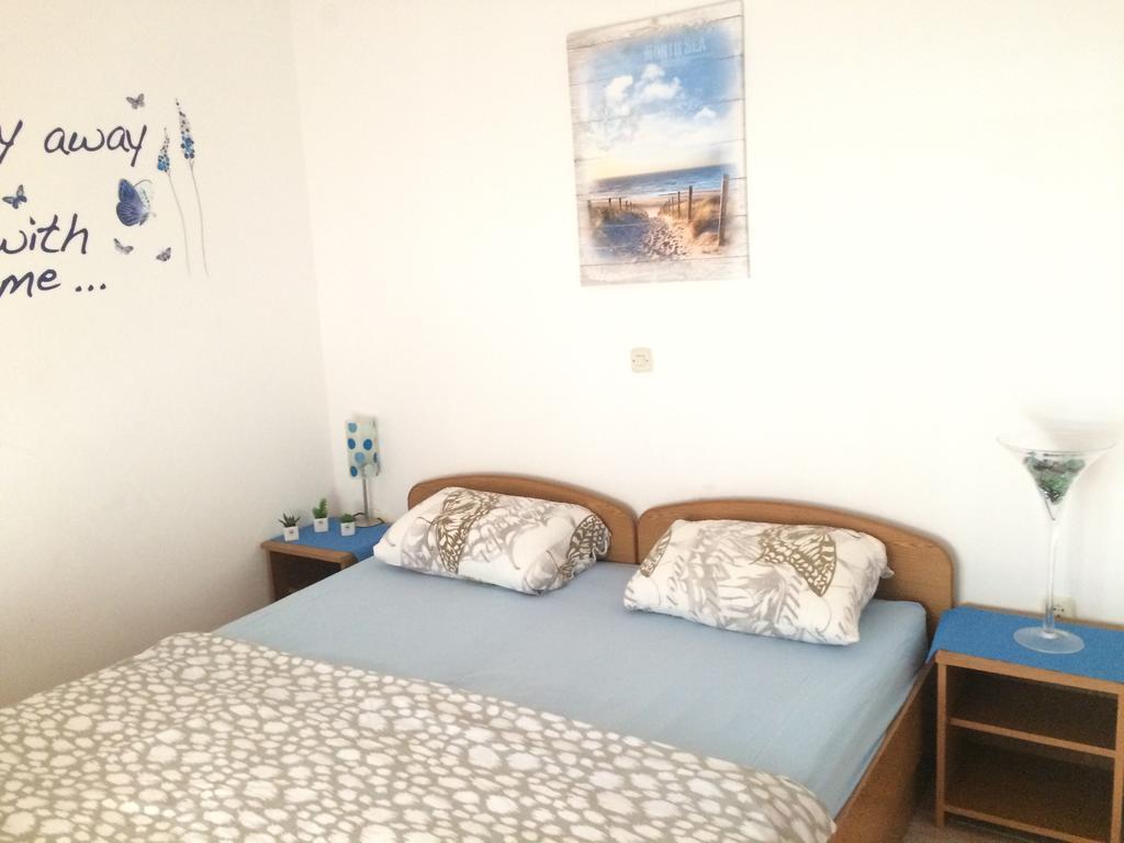Apartmani Adriatic Ana نوفاليا المظهر الخارجي الصورة
