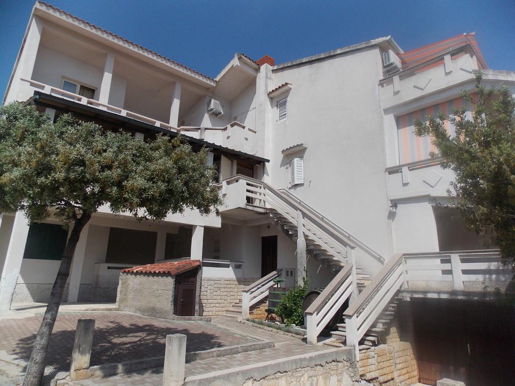 Apartmani Adriatic Ana نوفاليا المظهر الخارجي الصورة