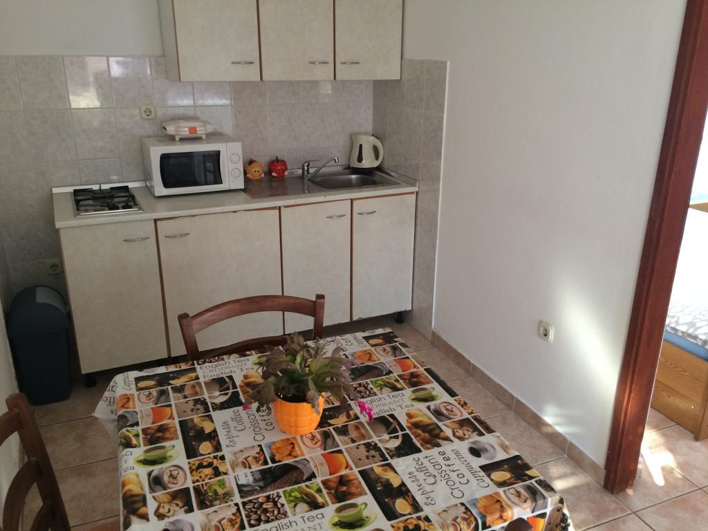Apartmani Adriatic Ana نوفاليا المظهر الخارجي الصورة