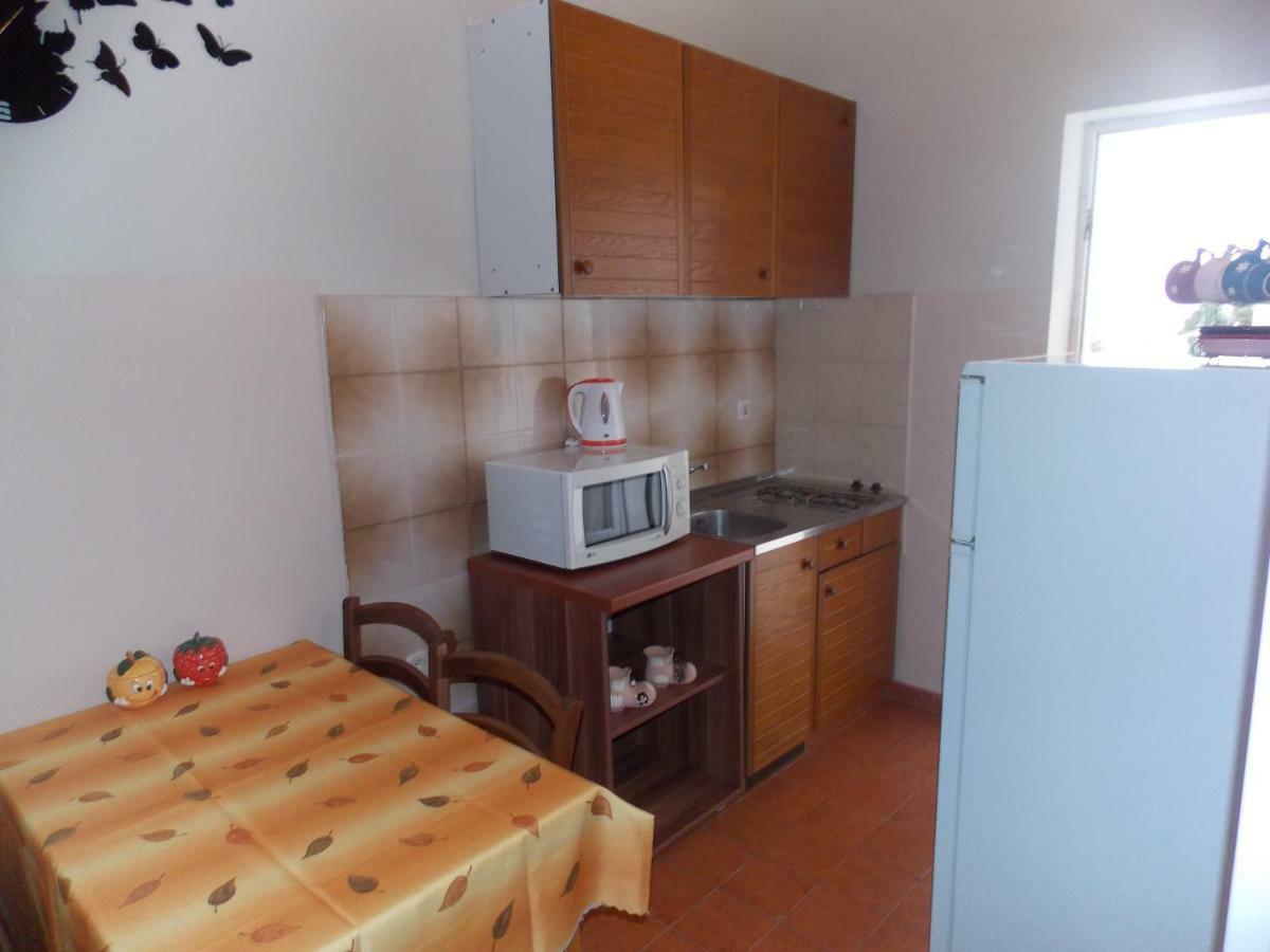 Apartmani Adriatic Ana نوفاليا الغرفة الصورة
