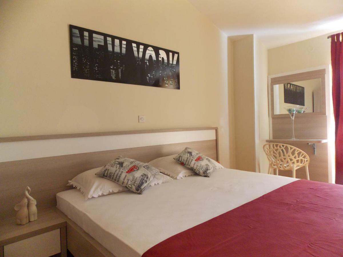 Apartmani Adriatic Ana نوفاليا الغرفة الصورة