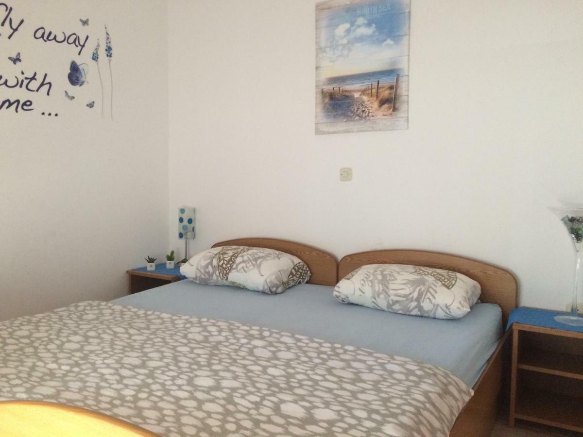 Apartmani Adriatic Ana نوفاليا الغرفة الصورة